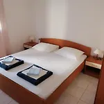Apartments Vili Betina * Betina (Sibenik-Knin)