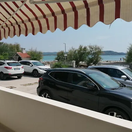 Appartamento Apartments Vili Betina