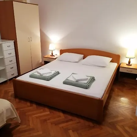 Apartments Vili Betina Betina