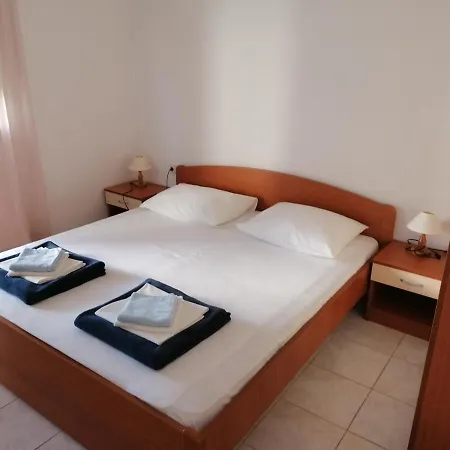 Apartments Vili Betina * Betina