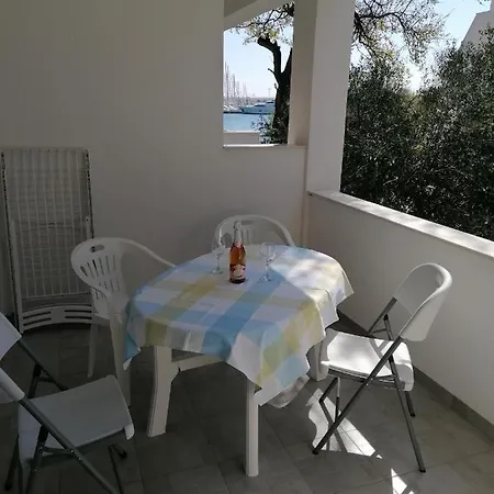 Appartamento Apartments Vili Betina *