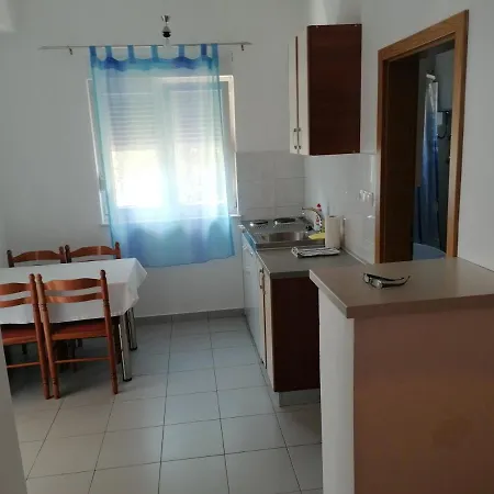 Appartamento Apartments Vili Betina