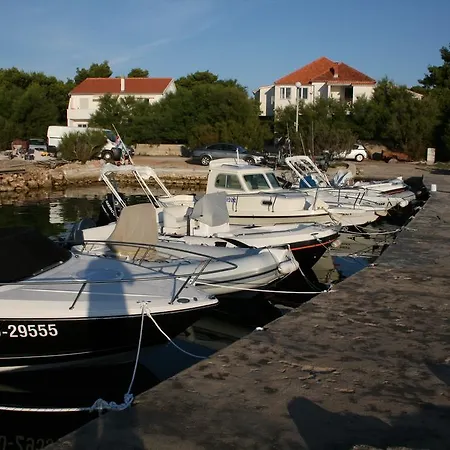 Appartamento Apartments Vili Betina