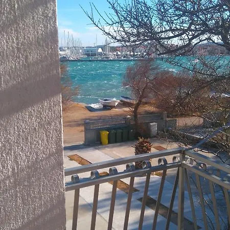 Apartments Vili Betina * Betina