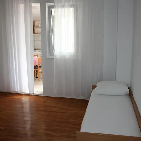 Apartments Vili Betina