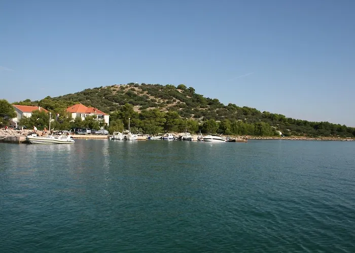 Apartments Vili Betina *